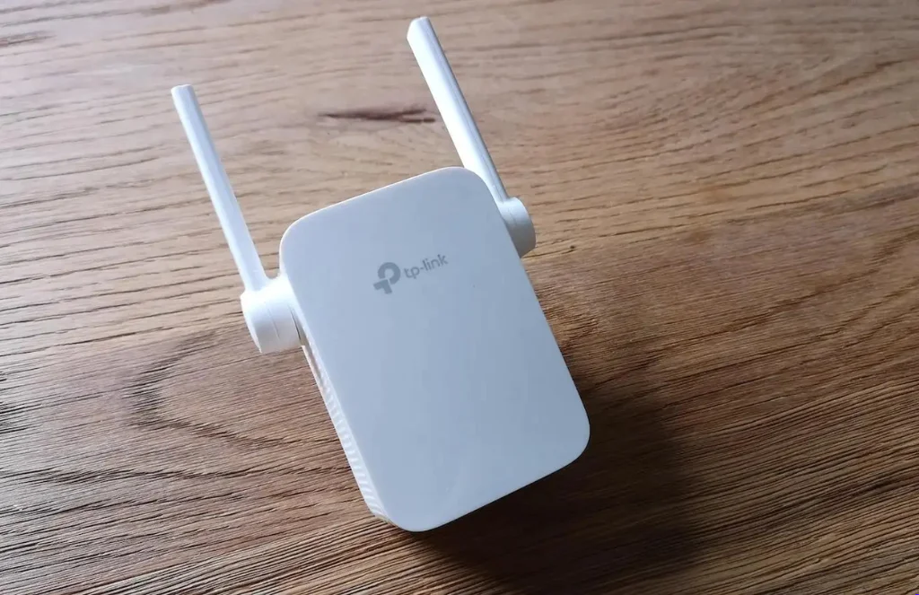 Tp Link Re Ac Dual Band Wi Fi Range ExtenderTP-Link RE305 AC1200 Dual-Band Wi-Fi Range Extender
