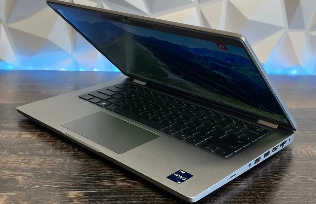 Dell Latitude ” Laptop I G Gb Ram Gb SsdDell Latitude 5520 15.6” Laptop i7-1185G7 16GB RAM 512GB SSD Windows 11 Pro USA Pre-Owned