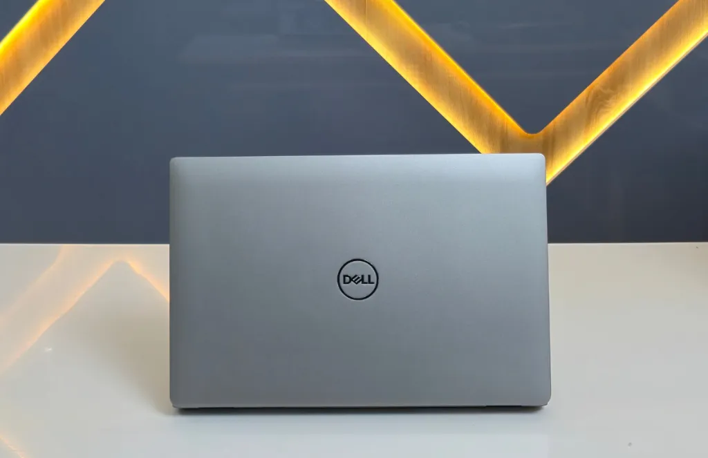 Dell Latitude ” Laptop I G Gb Ram Gb SsdDell Latitude 5520 15.6” Laptop i7-1185G7 16GB RAM 512GB SSD Windows 11 Pro USA Pre-Owned