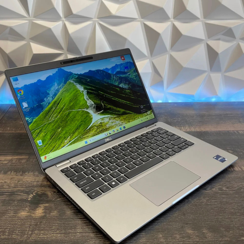 Dell Latitude ” Laptop I G Gb Ram Gb SsdDell Latitude 5520 15.6” Laptop i7-1185G7 16GB RAM 512GB SSD Windows 11 Pro USA Pre-Owned