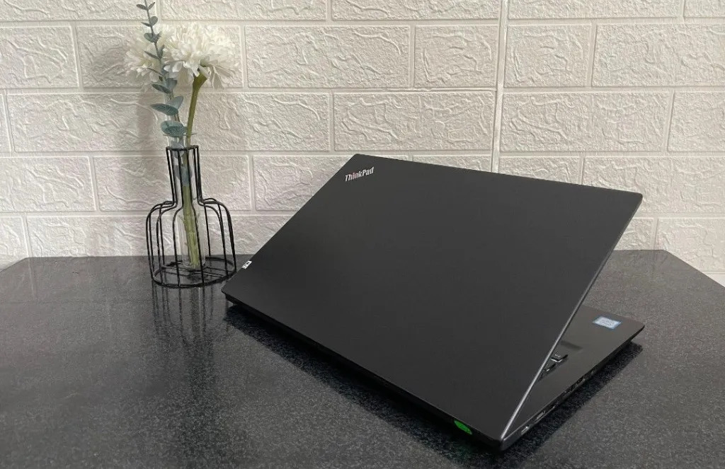Lenovo Thinkpad T S Fhd Laptop Intel Core I U Gb Ram Gb Ssd Fingerprint Backlit KeyboardLenovo ThinkPad T490s 14.0'' FHD Laptop, Intel Core i5-8365U, 8GB RAM, 256GB SSD, Fingerprint, Backlit Keyboard