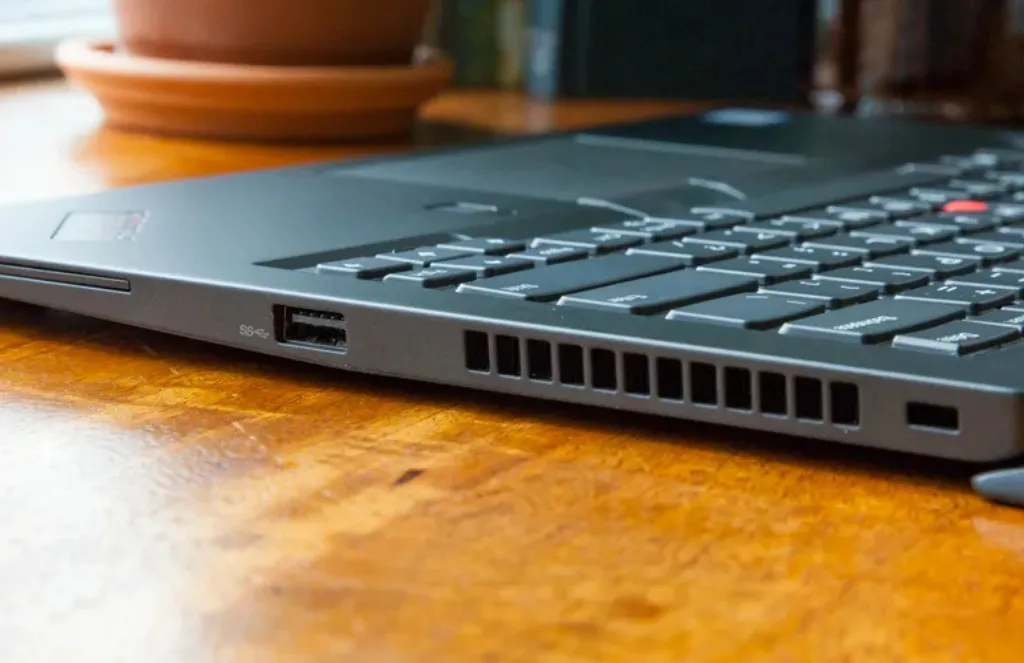 Lenovo Thinkpad T S Th Gen Intel Core I U ProcessorLenovo ThinkPad T480s, 8th Gen Intel Core i5-8565U Processor, 8GB RAM, 256GB SSD, 14″ FHD, Windows 10 Pro
