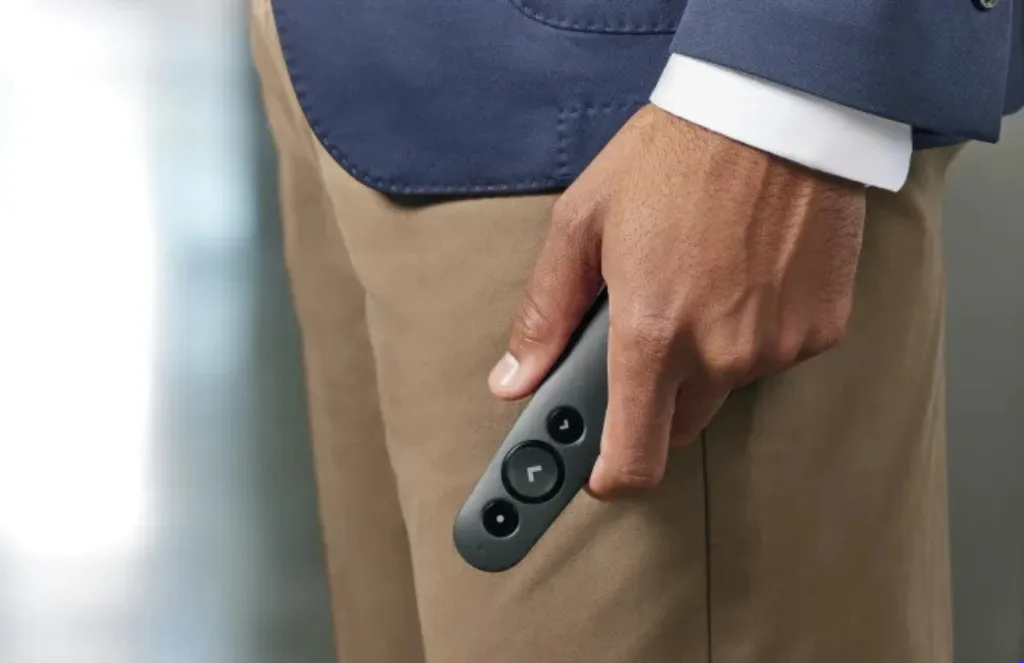 Logitech R S Laser Presentation RemoteLogitech R500s Laser Presentation Remote – Bluetooth & USB Dual Connectivity with Red Laser Pointer